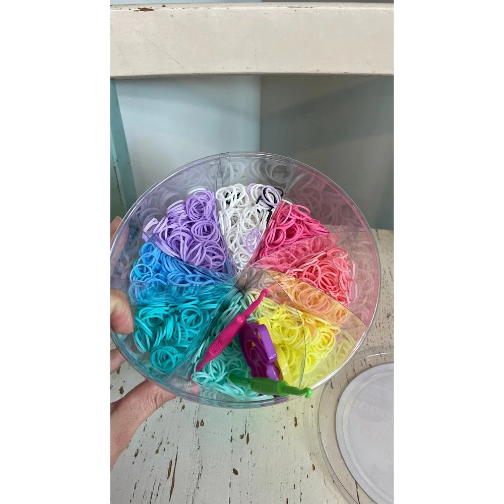 Rainbow Loom bundle filled material